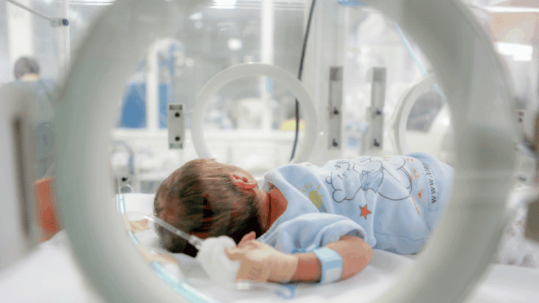 Beneficios de pertenecer a una sociedad médica: formación, colaboración y actualización en neonatología